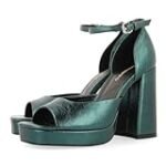 Análisis detallado de la sandalia verde metalizada: ¡Brillo y estilo en tus pies!