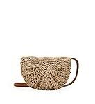 Análisis del Bolso de Rafia en Forma de Media Luna: la Tendencia que Marca Estilo