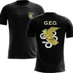 Descubre la tendencia geométrica con la camiseta geo: Análisis de Ropa y Complementos de Moda Descubre la tendencia geométrica con la camiseta geo: Análisis de Ropa y Complementos de Moda