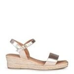 Descubre las Sandalias Platino: Elegancia y Estilo para tus Outfits de Verano Descubre las Sandalias Platino: Elegancia y Estilo para tus Outfits de Verano